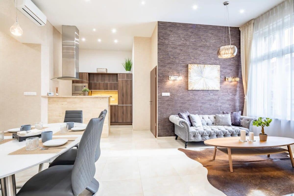 Splendid Perfectly Located Flat With Sauna Apartment บูดาเปสต์ ภายนอก รูปภาพ