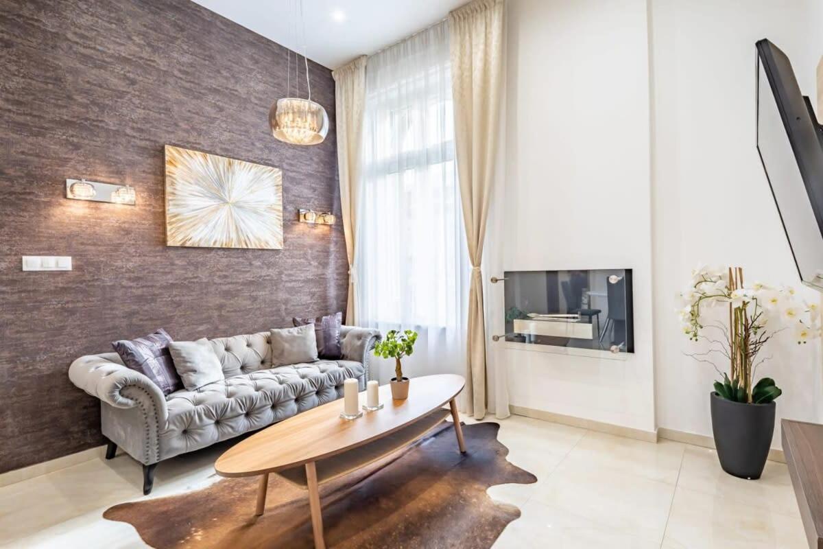 Splendid Perfectly Located Flat With Sauna Apartment บูดาเปสต์ ภายนอก รูปภาพ